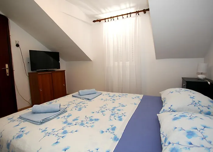 Apartman Lea *